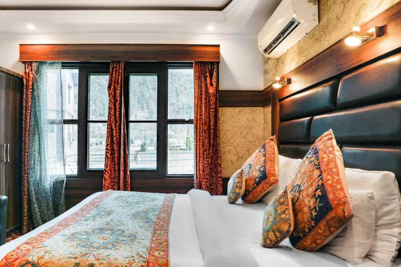 Pahalgam Retreat Hotel Екстериор снимка